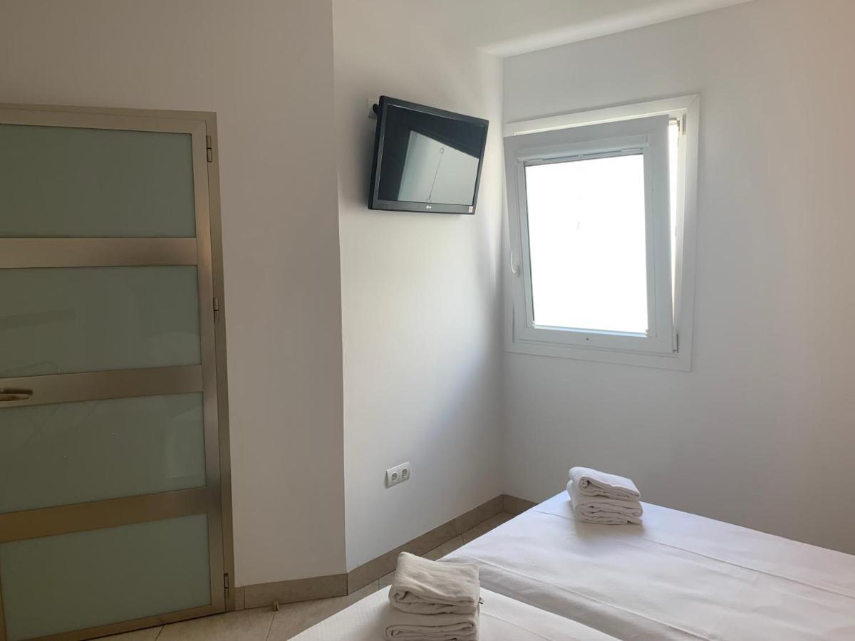 Hostal Tarifa -Recepcion Abierta Las 24H- Eksteriør billede
